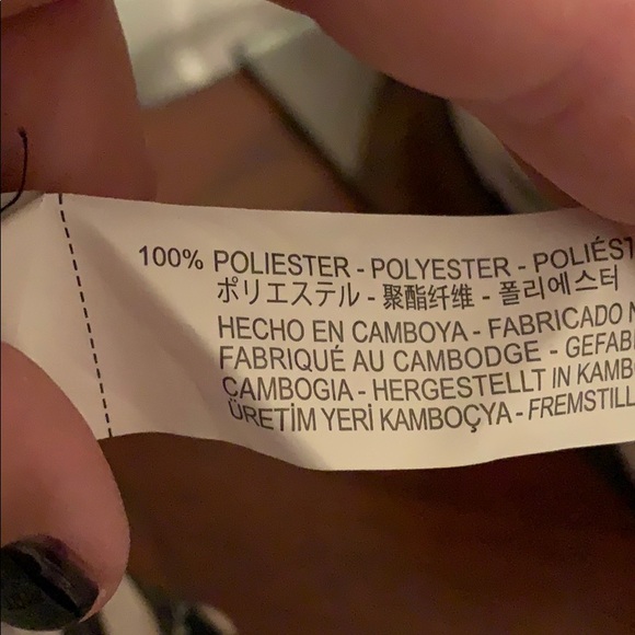 NWOT Concierge Collection Shawl Wrap - Picture 12 of 12